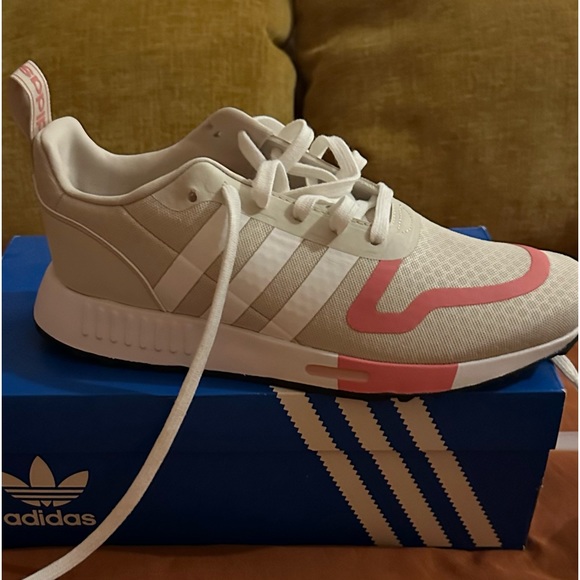 Adidas Sneakers - Picture 1 of 1